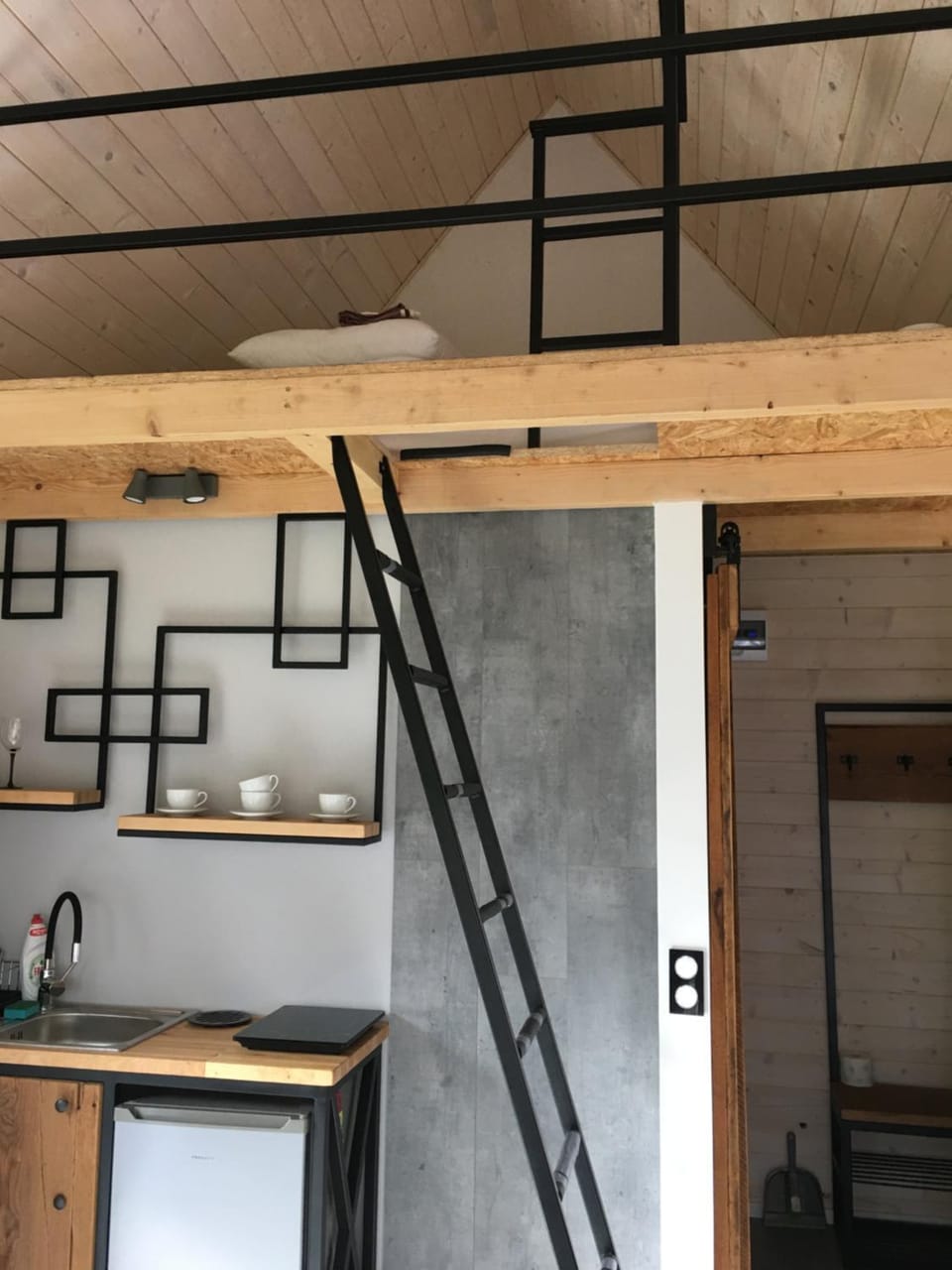 Kitchen or kitchenette, Bedroom