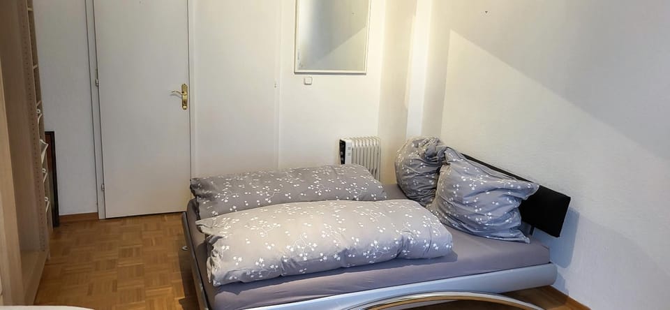 Bed, Photo of the whole room, Bedroom, wardrobe