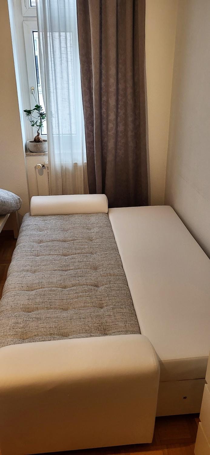 Photo of the whole room, Bedroom