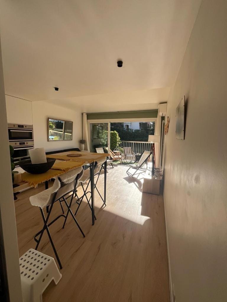 View (from property/room), Living room, Dining area