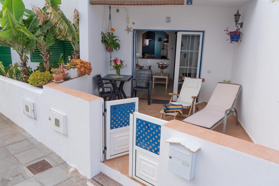 Balcony/Terrace, sunbed