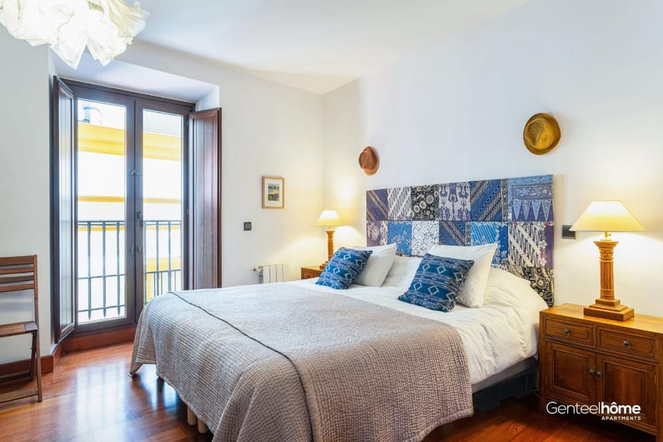 Bed, Balcony/Terrace, Photo of the whole room, Bedroom