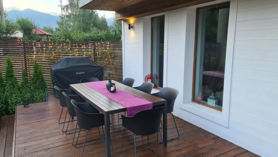 Patio, BBQ facilities, Dining area