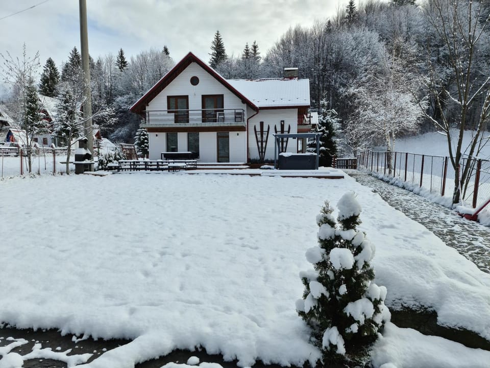 Property building, Winter