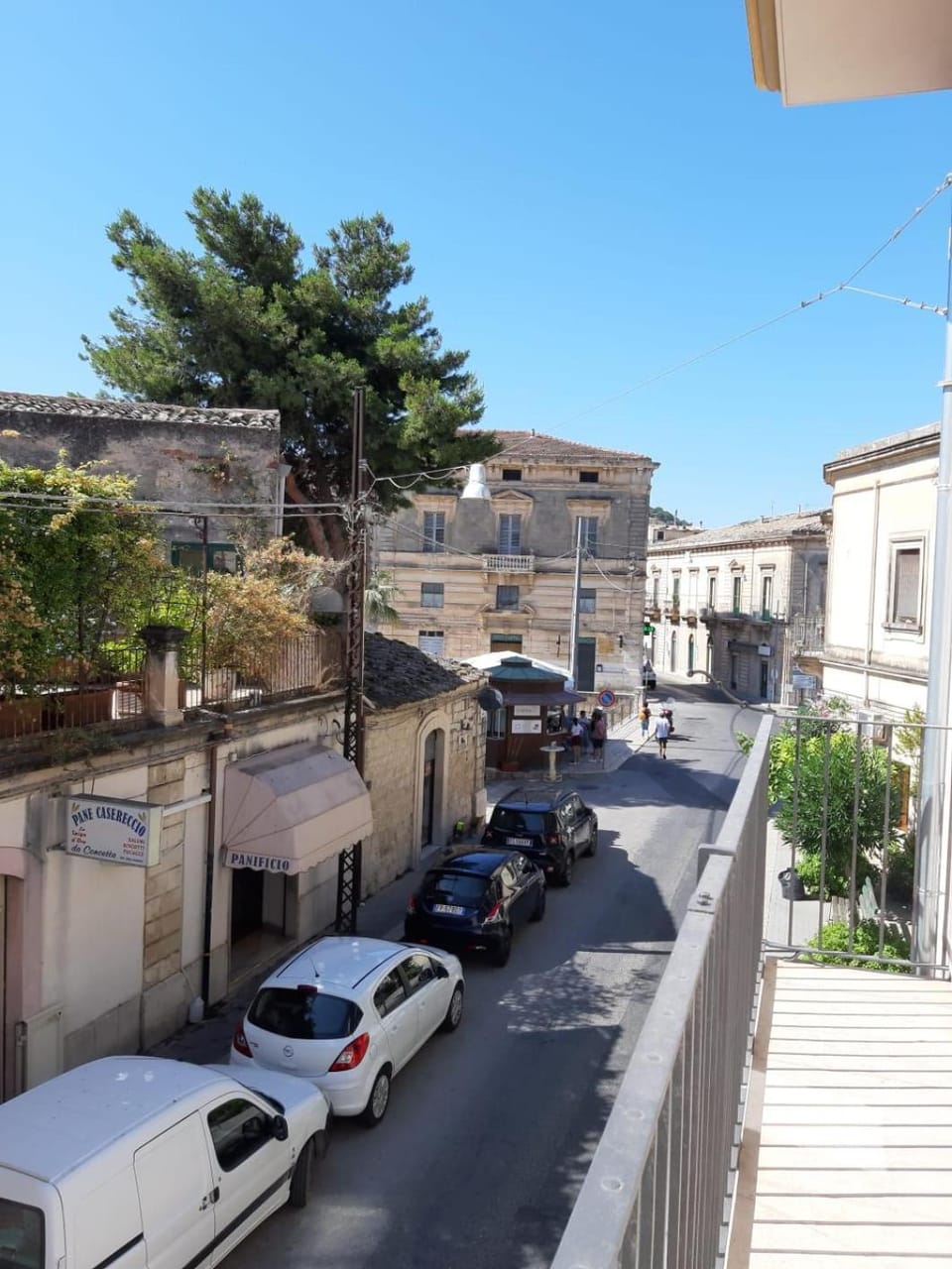 Property building, Day, Neighbourhood, Fitness centre/facilities, Beach, City view, Street view, Street view, Supermarket/grocery shop, Location, Quiet street view, Parking, oven