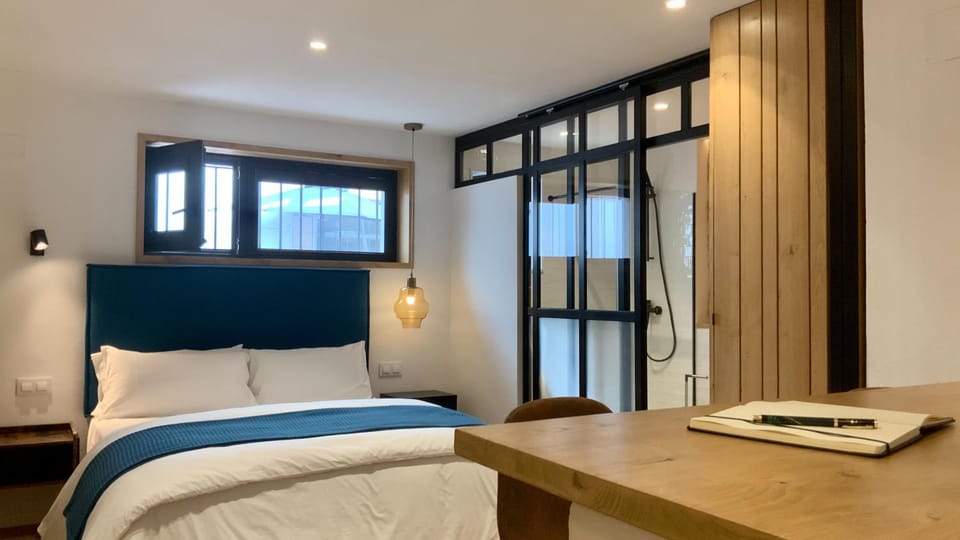 Seating area, Bedroom