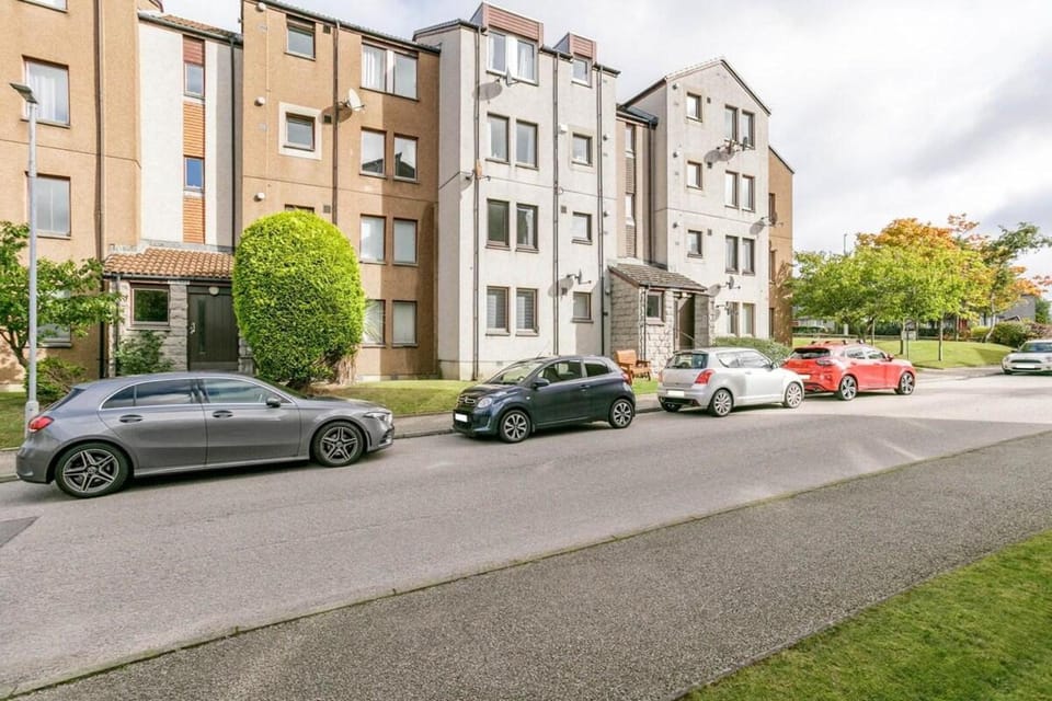 2 Bed Flat - Sleeps 4 - Parking - Wifi Apartment in Aberdeen