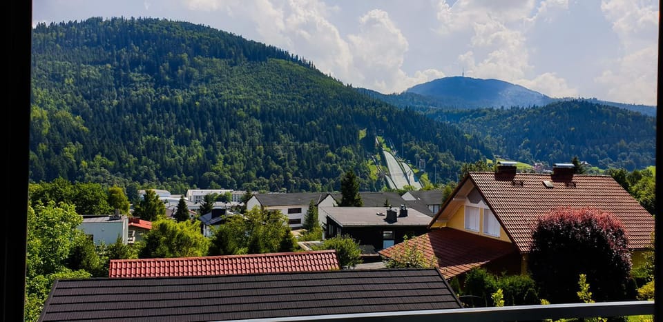Balcony/Terrace, Mountain view
