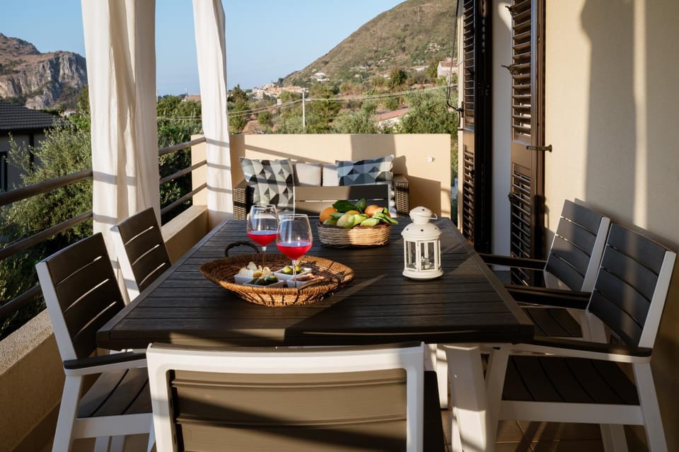 Patio, Balcony/Terrace, Dining area