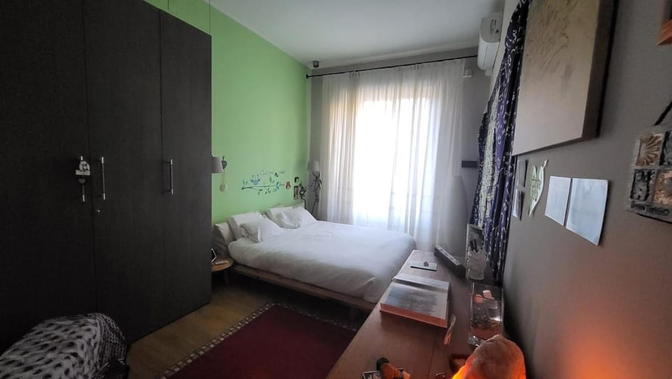 Bed, Photo of the whole room