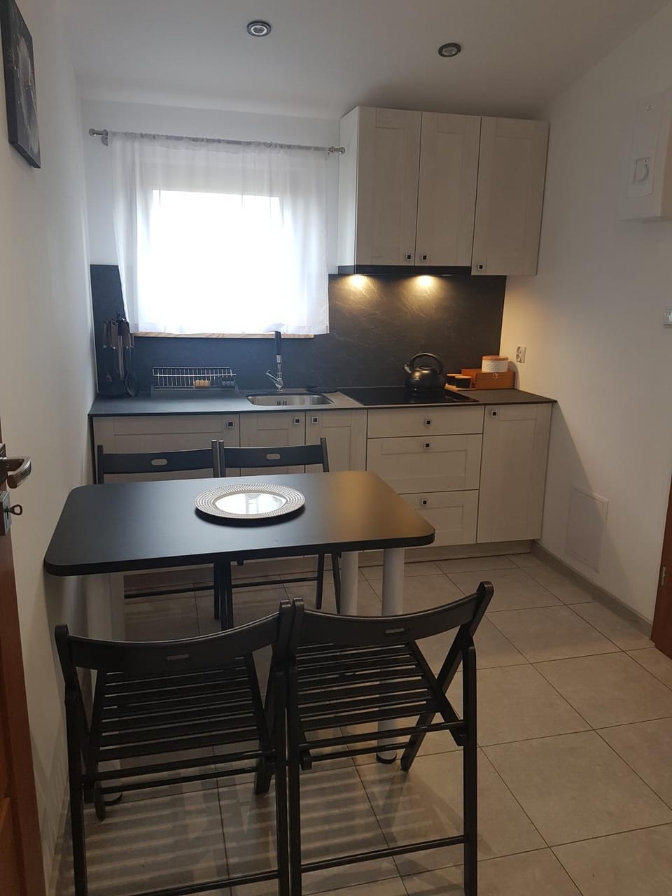 Kitchen or kitchenette, Dining area, pet friendly, stove