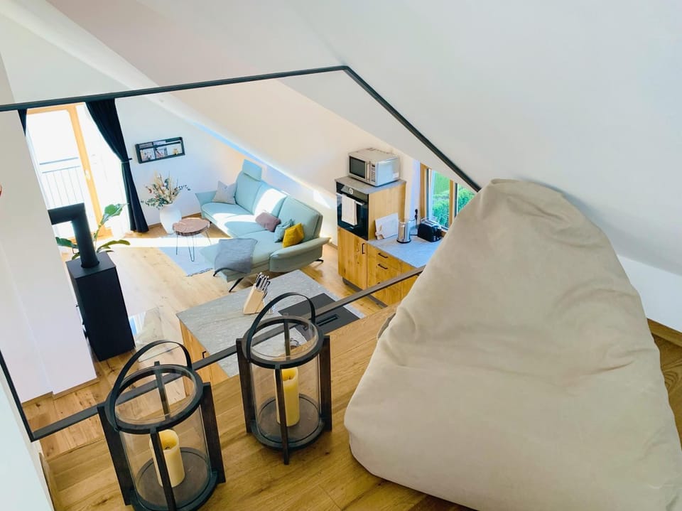 Kitchen or kitchenette, Living room