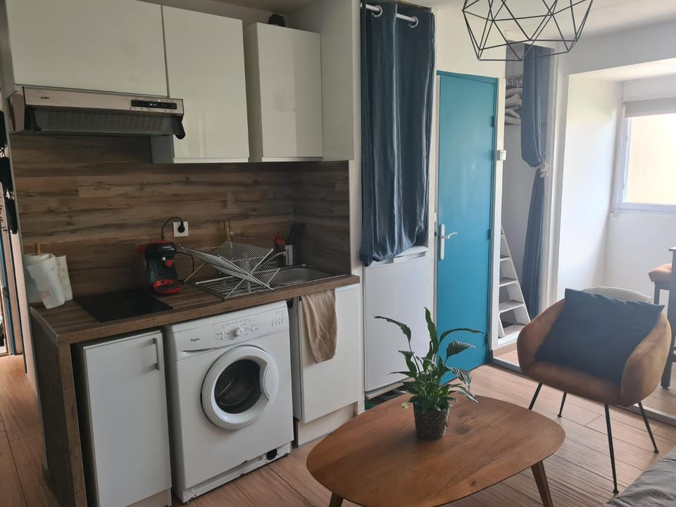 Appartement T2 27m² meublé vue mer, 50m de la plage Apartment in Narbonne