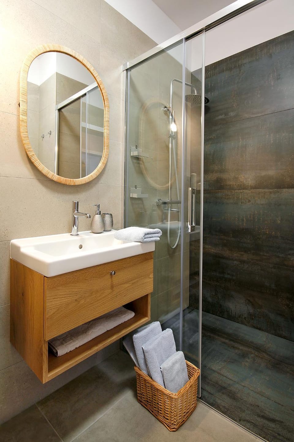 Shower, Bathroom, towels