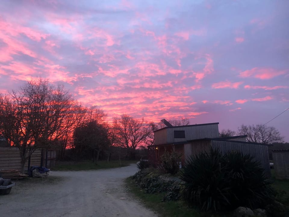 Sunrise, Parking