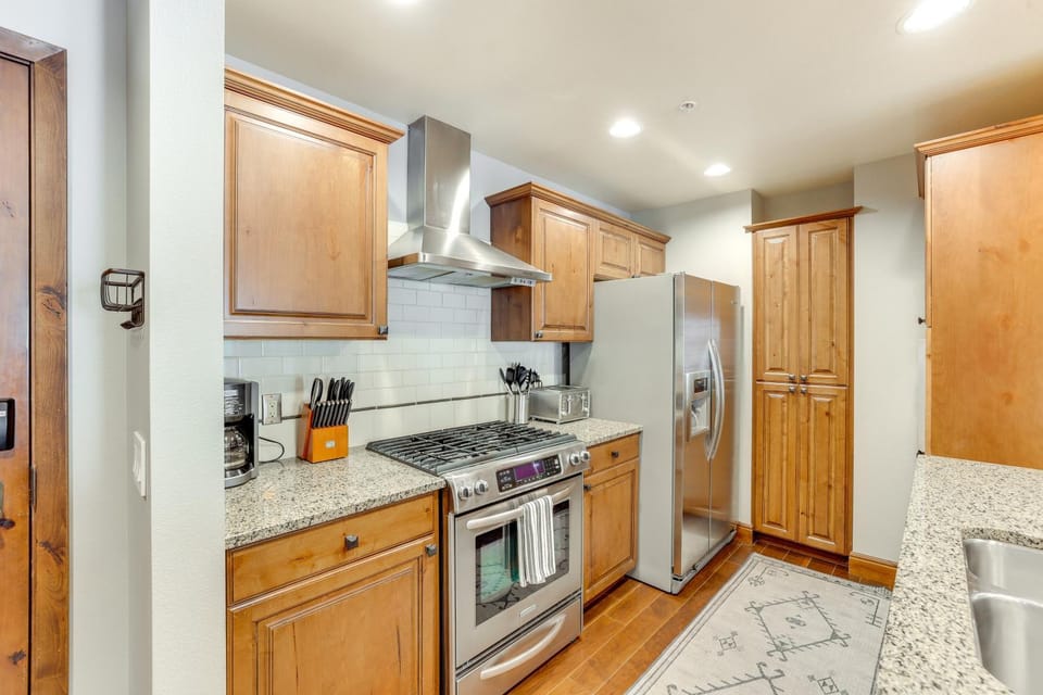 Half-Mi to Payette Lake: Dtwn McCall Condo! House in McCall
