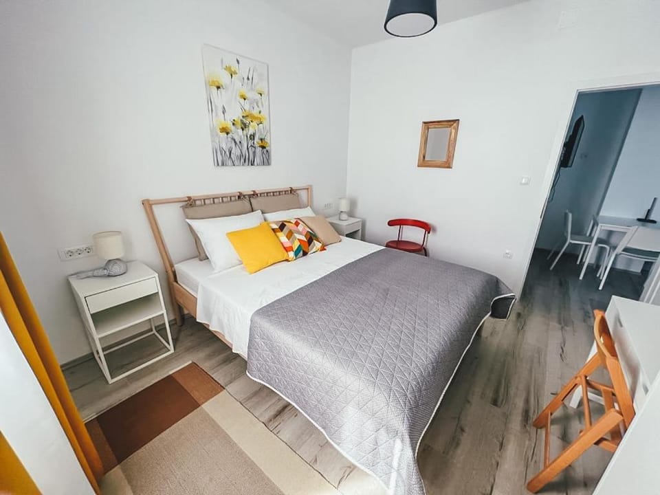 Bed, Bedroom