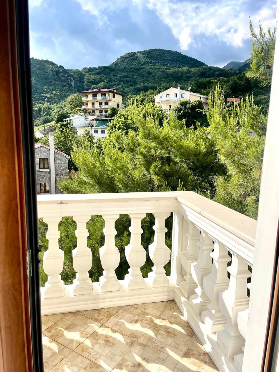 Property building, Nearby landmark, Spring, Day, Natural landscape, View (from property/room), Balcony/Terrace, Mountain view