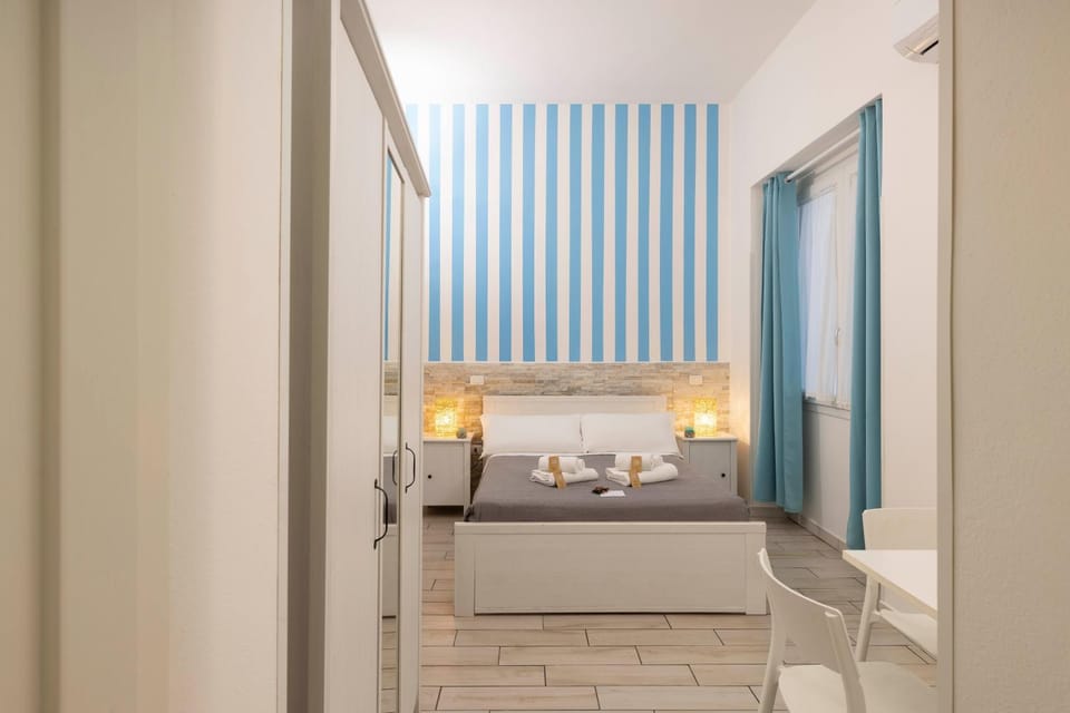 Bed, Photo of the whole room, Bedroom, towels, wardrobe, air conditioner