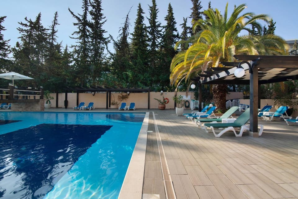 Property building, Swimming pool