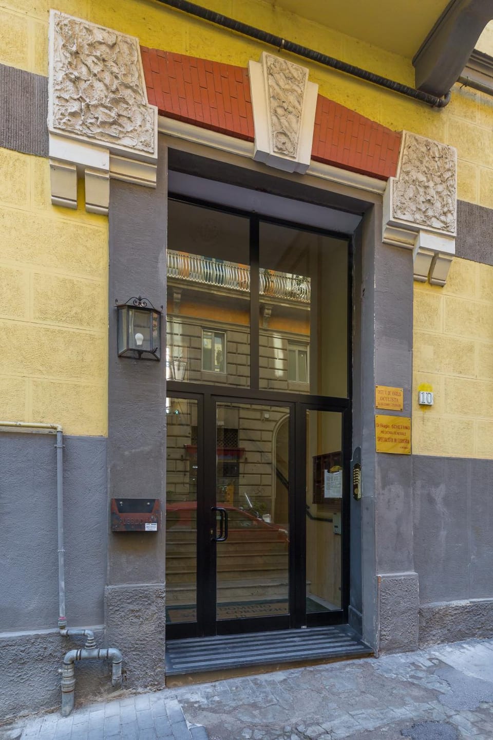 Facade/entrance