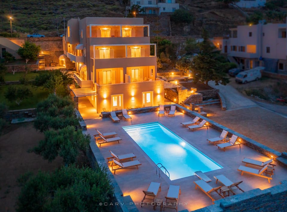 Property building, Swimming pool