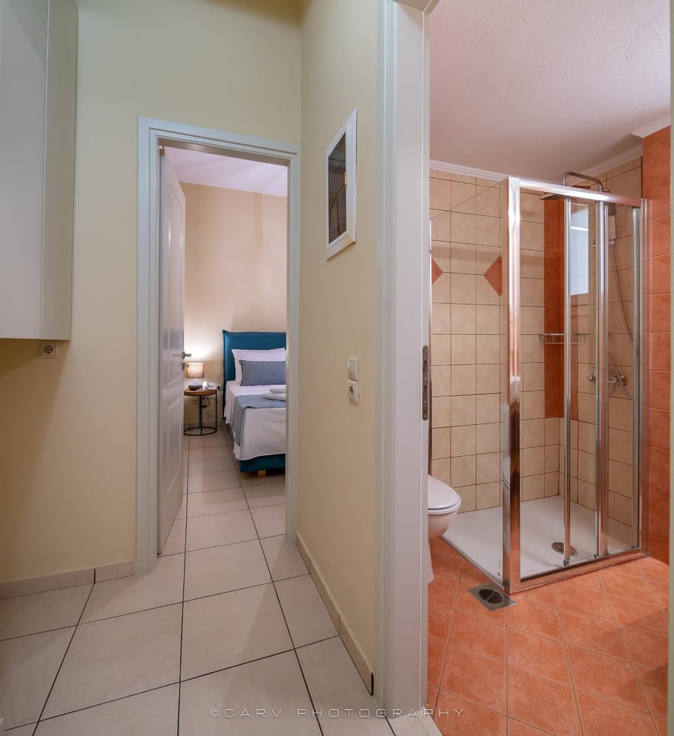 Toilet, Photo of the whole room, Bedroom