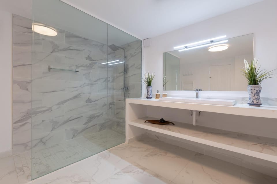 Bathroom, Living room