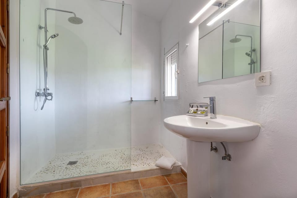 Bathroom, Living room