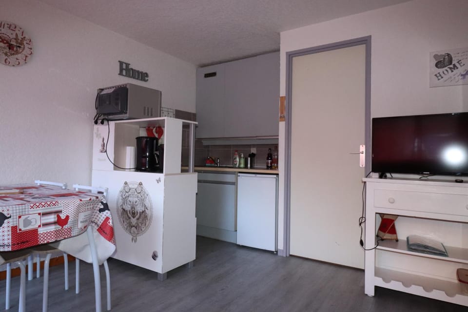 Studio St Lary village-vue montagne. Apartment in Saint-Lary-Soulan