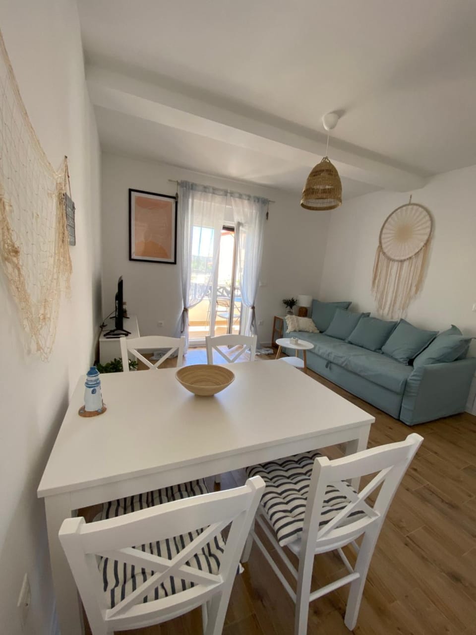 Living room, Dining area