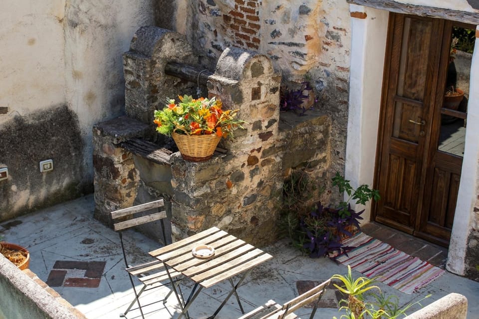 Balcony/Terrace, Inner courtyard view