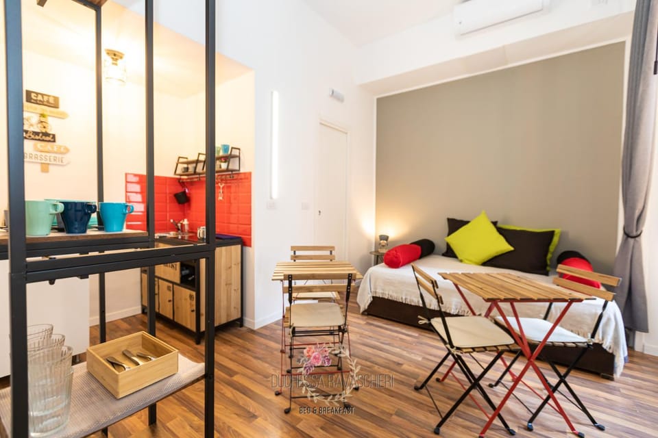 Duchessa Ravaschieri bed and breakfast Bed and Breakfast in Naples