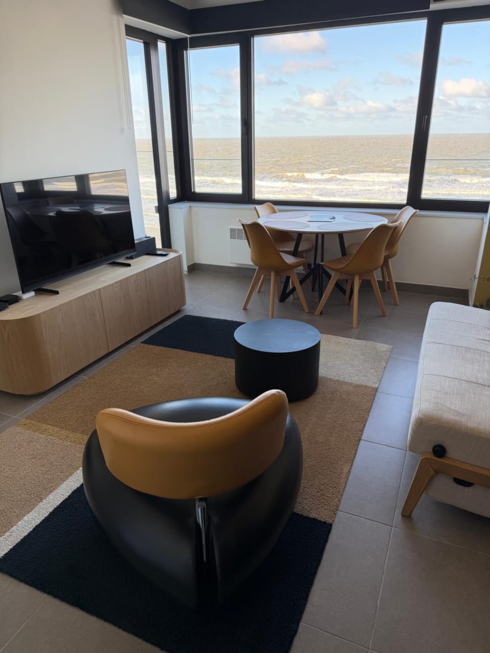 Communal lounge/ TV room, TV and multimedia