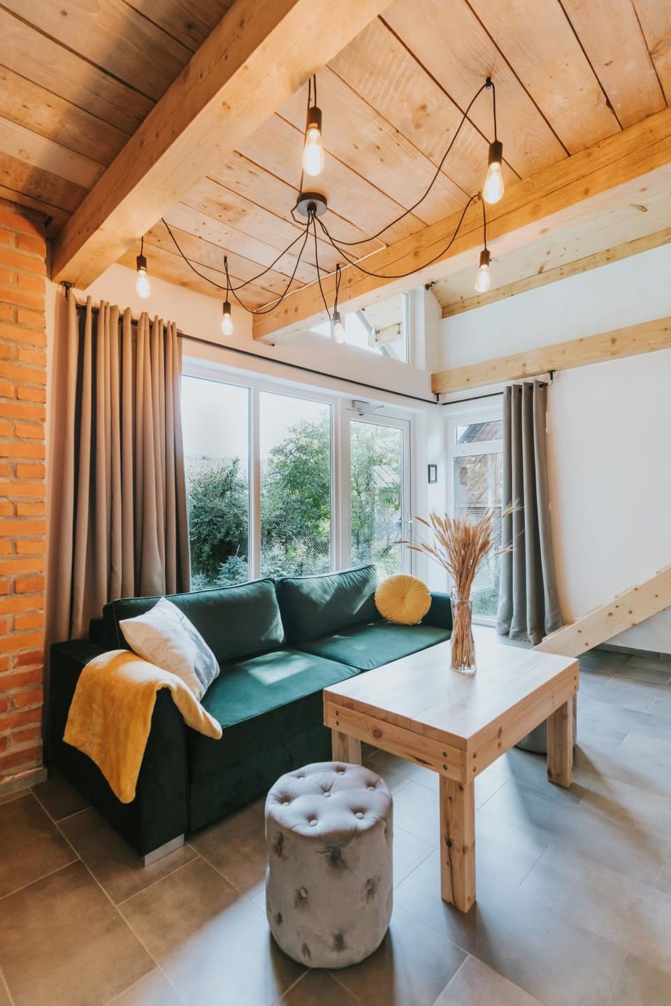Bed, Living room, Seating area