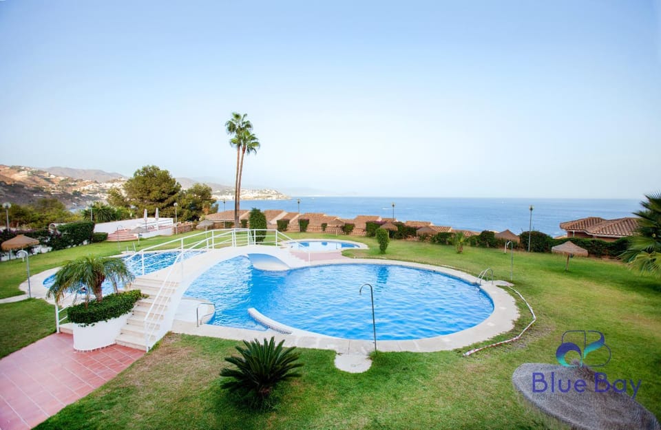 Garden, Swimming pool