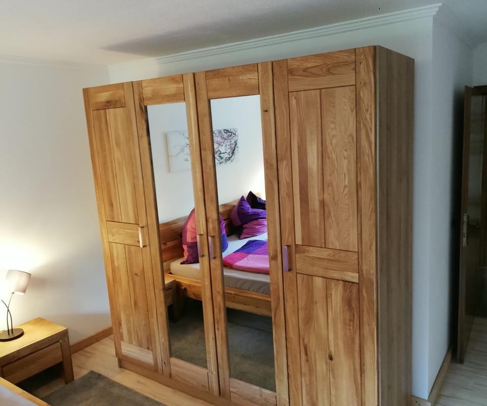 Bedroom, wardrobe