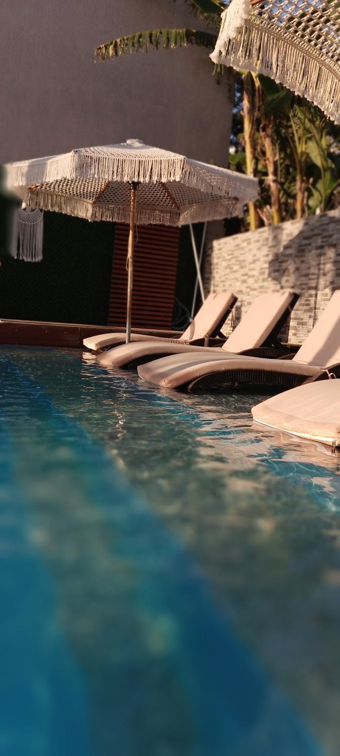 Pool view, Swimming pool, sunbed