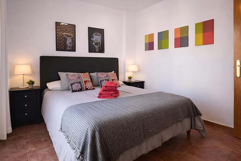 Bed, Photo of the whole room, Bedroom, heating, heating, air conditioner