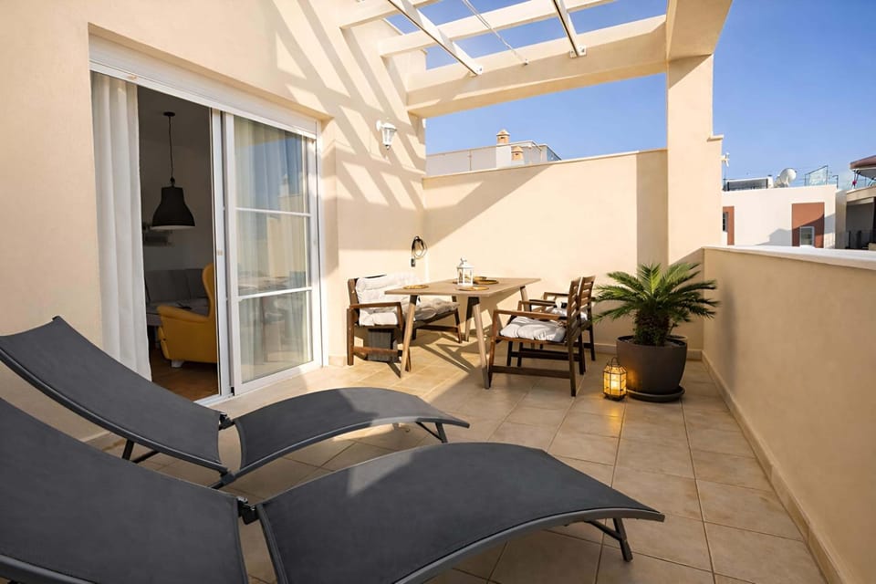 Balcony/Terrace, Seating area, sunbed