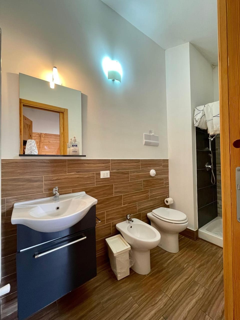 Flyhouse Sicilia PARCHEGGIO AUTO BICI GRATUITO Country House in Sicily
