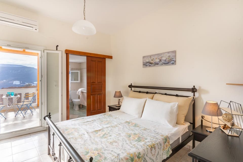 Bed, View (from property/room), Balcony/Terrace, Bedroom