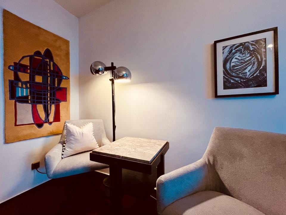 Living room, Decorative detail, Seating area