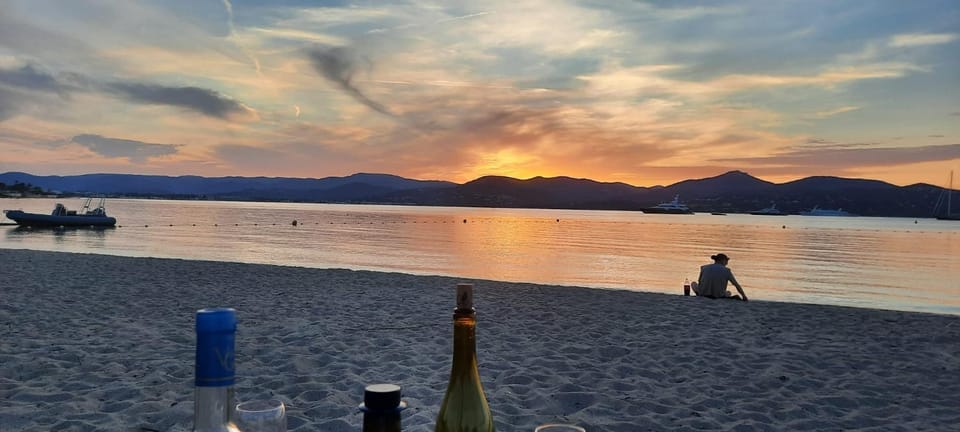 Nearby landmark, Natural landscape, Mountain view