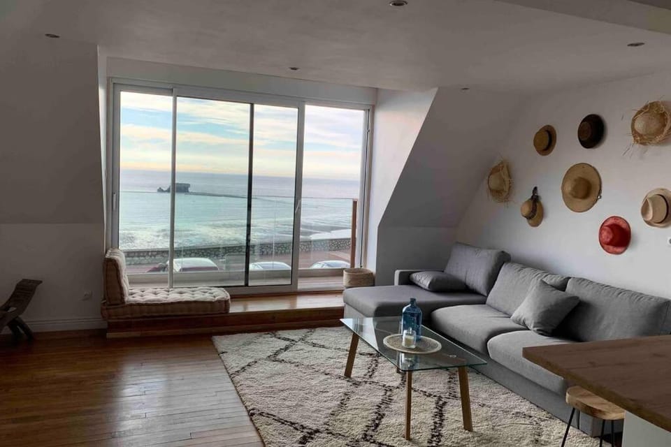 Living room, Sea view