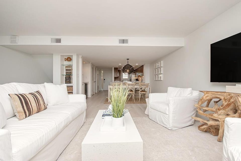 Tranquil Getaway 2BR Ocean Views Onsite Amenities House in South Carolina