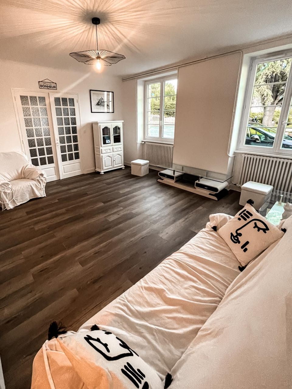 Library, Library, Business facilities