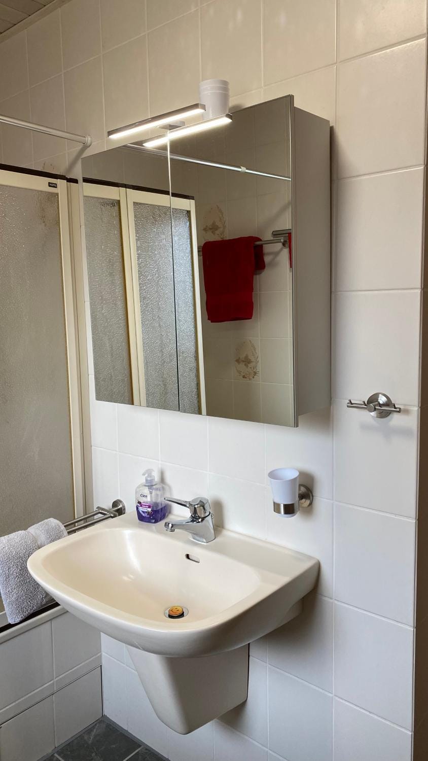 Cosy 3 Zimmer Whg incl großer Wohnküche, Smart TV, WLAN, Eutelsat & Astra Satelliten TV, viele Parkplätze vorhanden, Langzeitmiete House in Rhineland-Palatinate