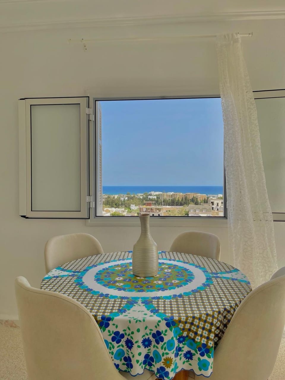 Living room, Dining area, Sea view