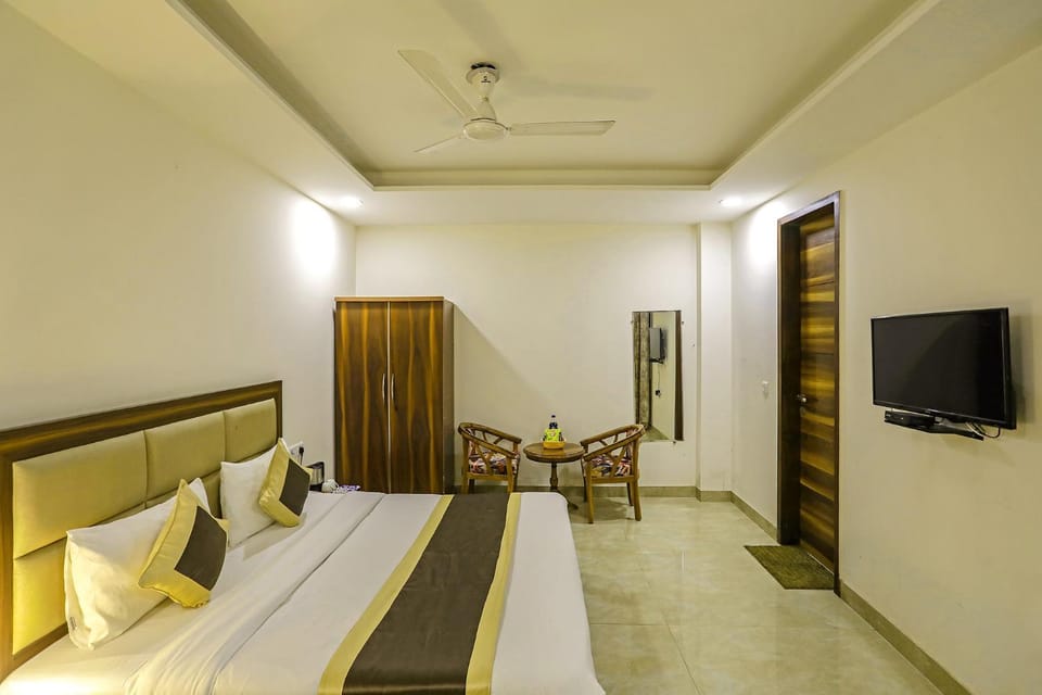 TV and multimedia, Photo of the whole room, Bedroom, wardrobe